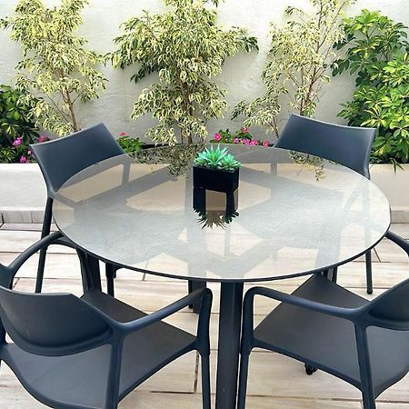 Ferienwohnung New! Renovated, Centrally Located, Private Entrance, Terrace Valencia Exterior foto