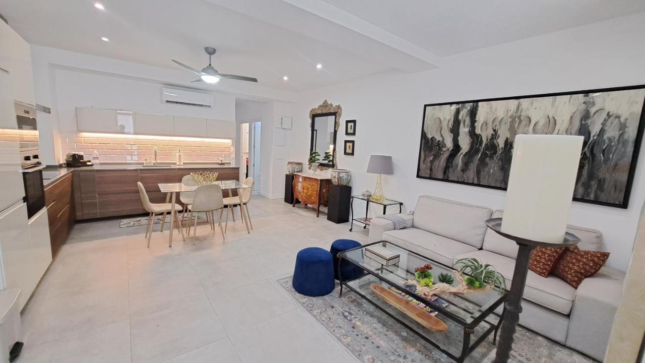 Ferienwohnung New! Renovated, Centrally Located, Private Entrance, Terrace Valencia Exterior foto
