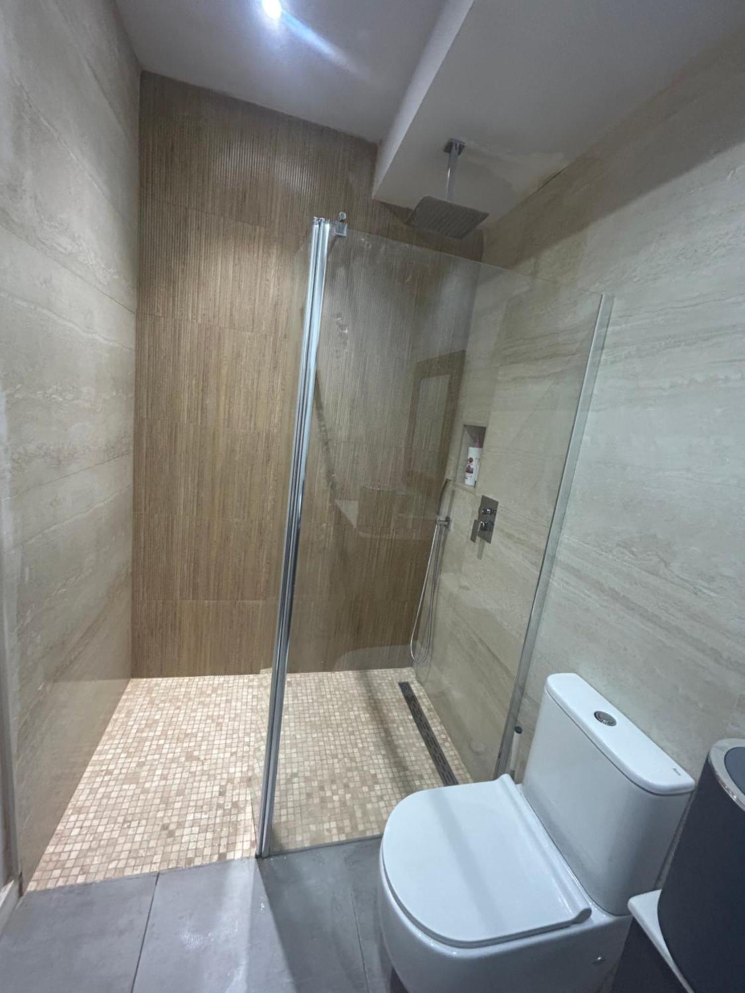 Ferienwohnung New! Renovated, Centrally Located, Private Entrance, Terrace Valencia Exterior foto