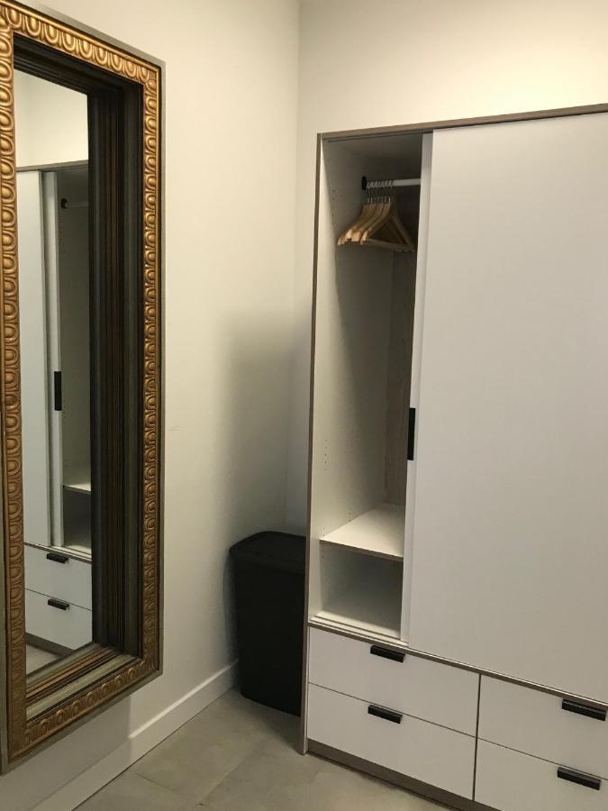 Ferienwohnung New! Renovated, Centrally Located, Private Entrance, Terrace Valencia Exterior foto